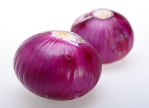 Fresh red skin onion